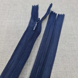 Invisible zip in navy lace colour