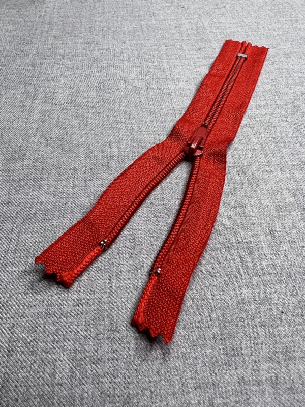 Closed end zip - Red 18cm/7"