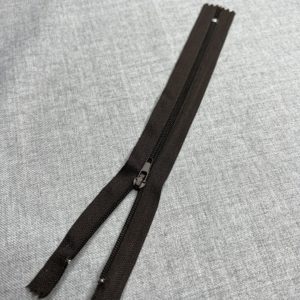 Nylon zip close end Brown 20cm/8"