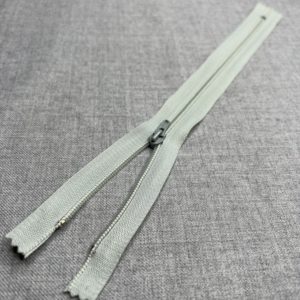 Nylon zip close end size 5 Light Grey 25cm/ 10"